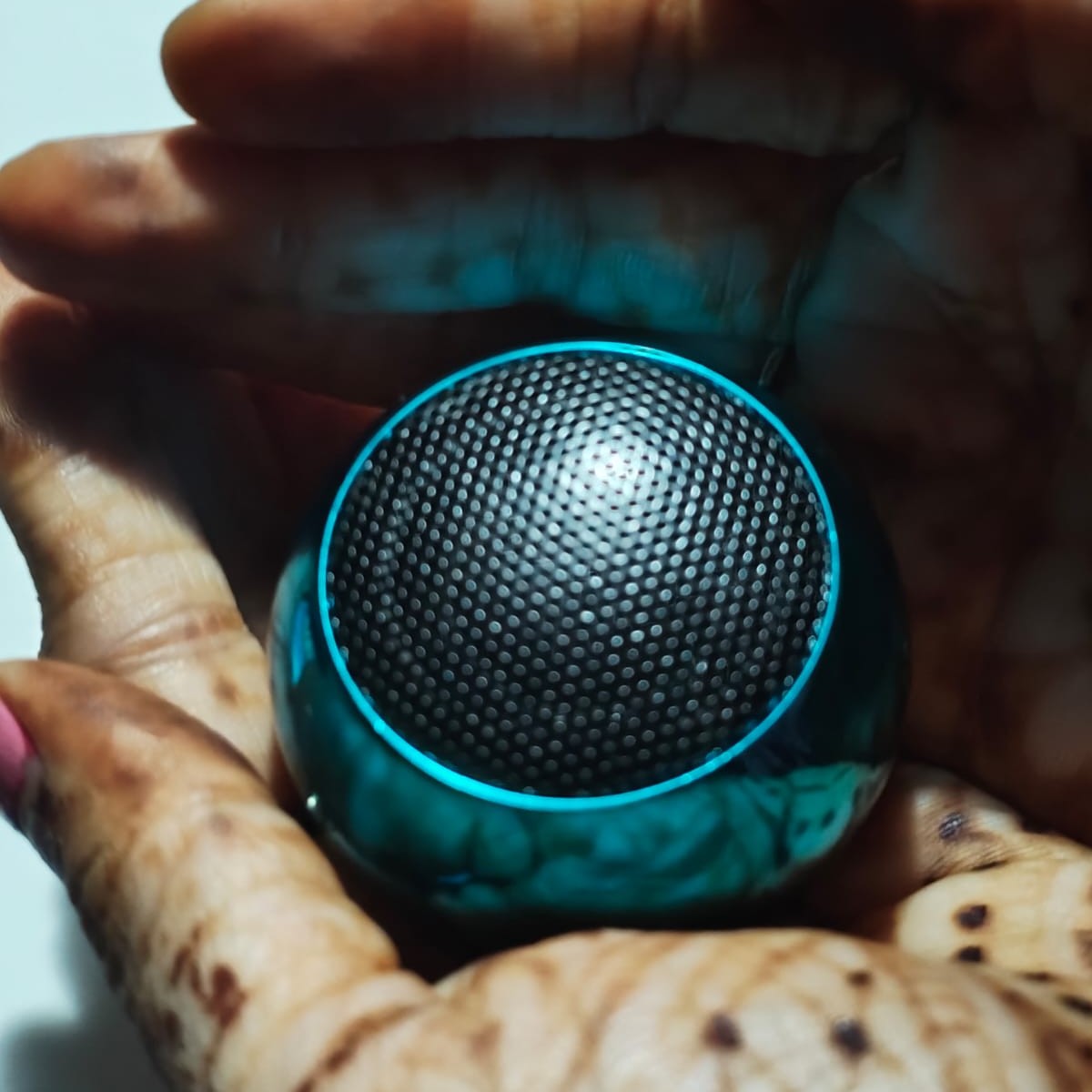 Portable Bluetooth Speaker with Deep Bass & Long Battery Life (Pack of 1)